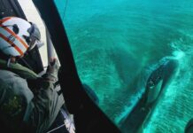 Marinha do Brasil realiza evacuação aeromédica de militar que estava em submarino