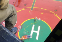 Marinha realiza evacuação aeromédica de tripulante nas proximidades de Cabo Frio, RJ