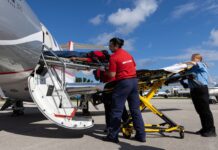 Agências de Aviação dos EUA e da Europa certificam versão aeromédica do jato Phenom 300 da Embraer