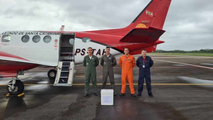Órgão são transportados em aviões do Corpo de Bombeiros e FAB para Joinville e Rio de Janeiro