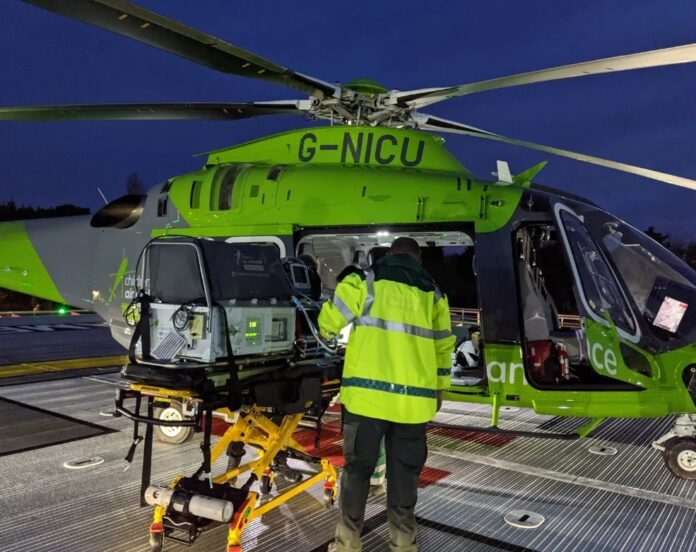 A operadora Children's Air Ambulance implantou a primeira incubadora em uma aeronave de asa rotativa dedicada.