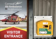 Operadora aeromédica inglesa instala 12 desfibriladores externos automáticos no condado de Cornwall