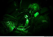 Força Aérea Brasileira realiza evacuação aeromédica noturna de criança yanomami