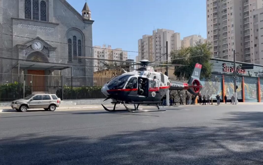 O novo helicóptero Águia 33 realiza seu primeiro resgate aeromédico em São Paulo