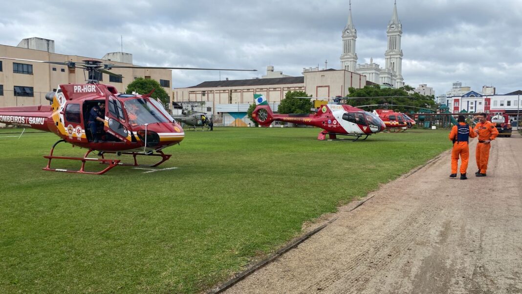 helicópterosHelicópteros fazem a diferença no socorro de desabrigados e transporte de suprimentos em SC
