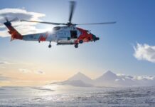 Helicóptero da Guarda Costeira dos EUA cai no Alasca durante operação de busca e salvamento