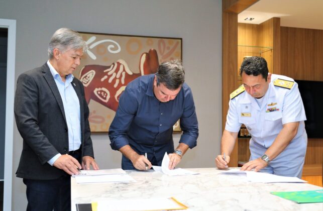 Governo do Mato Grosso do Sul e Marinha selam coopera&ccedil;&atilde;o para opera&ccedil;&otilde;es aerom&eacute;dicas. Fotos: Saul Schramm