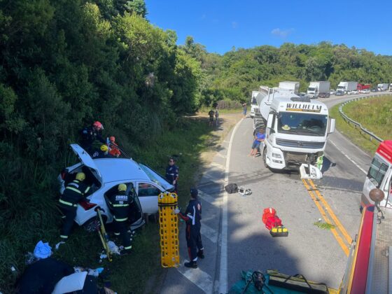 SAMU Aerom&eacute;dico de Santa Catarina realiza hemotransfus&atilde;o em v&iacute;tima presa nas ferragens na BR-282