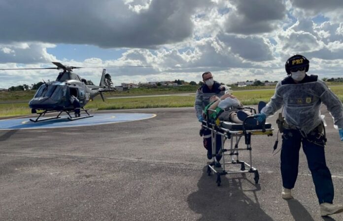 PRF e SAMU Regional de Caxias do Sul realizam transporte aeromédico inédito.