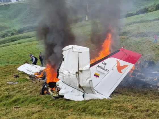 Dois pilotos, uma m&eacute;dica e um enfermeiro morrem em acidente a&eacute;reo em Antioquia, Col&ocirc;mbia. Foto: Pol&iacute;cia de Antioquia.