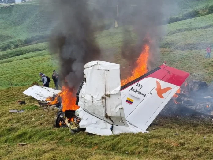 Dois pilotos, uma médica e um enfermeiro morrem em acidente aéreo em Antioquia, Colômbia. Foto: Polícia de Antioquia.
