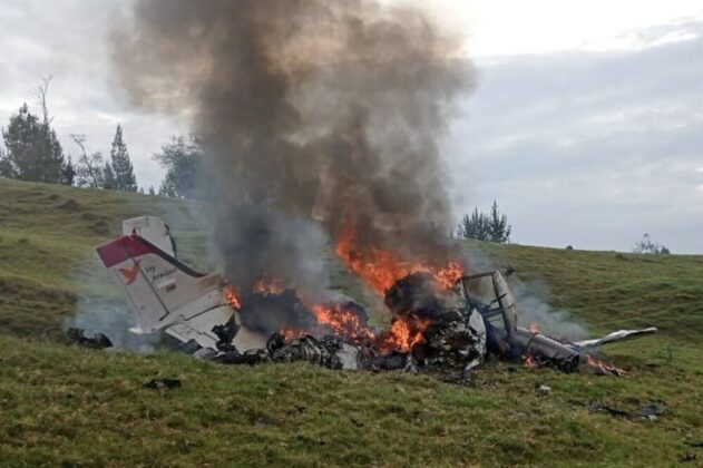Dois pilotos, uma m&eacute;dica e um enfermeiro morrem em acidente a&eacute;reo em Antioquia, Col&ocirc;mbia. Foto: Pol&iacute;cia de Antioquia.