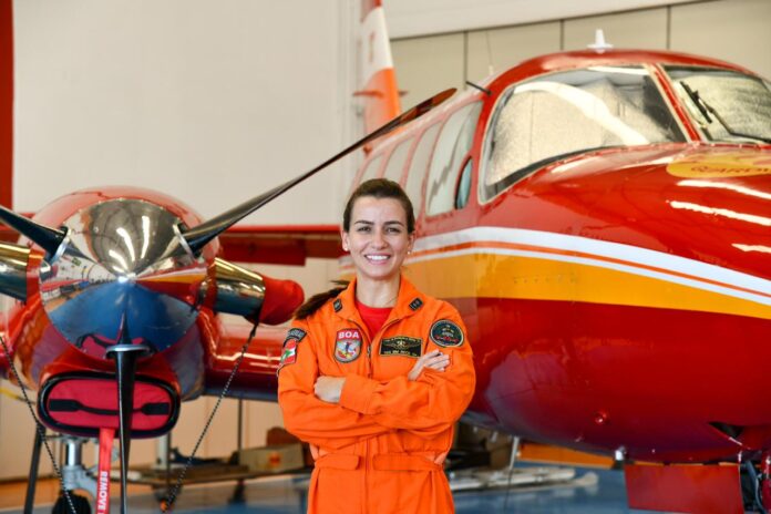 Corpo de Bombeiros de Santa Catarina tem primeira mulher piloto de avião. Foto: soldado Eduardo de Souza.