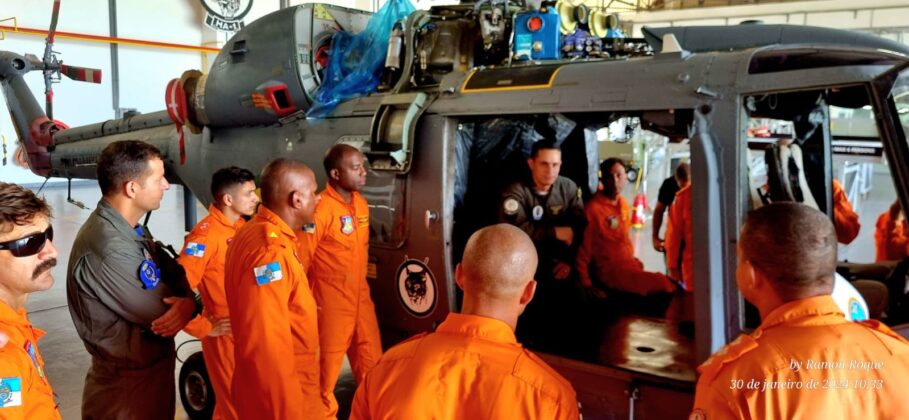 Marinha treina bombeiros militares do Grupamento de Opera&ccedil;&otilde;es A&eacute;reas Rio de Janeiro