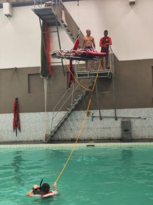 Marinha treina bombeiros militares do Grupamento de Opera&ccedil;&otilde;es A&eacute;reas Rio de Janeiro