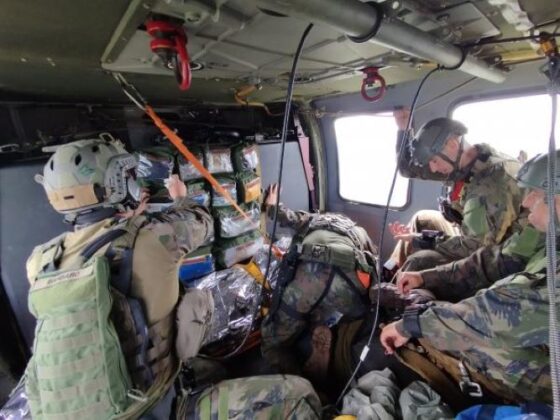 FAB resgata com vida piloto de avião desaparecido em Santa Catarina