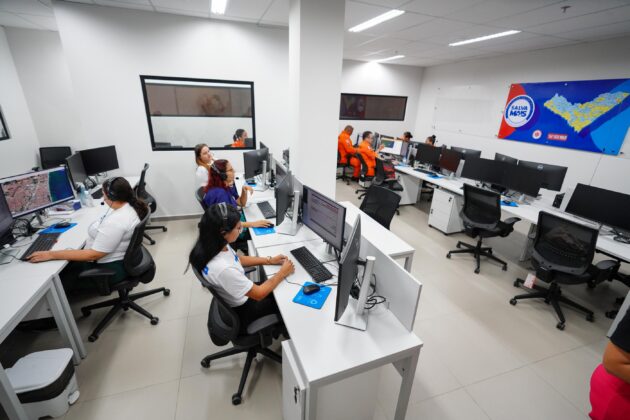 Com o Salva Mais, as Centrais de Atendimento do Samu Alagoas e do Corpo de Bombeiros foram unificadas Com o Salva Mais, as Centrais de Atendimento do Samu Alagoas e do Corpo de Bombeiros foram unificadas. Foto: Marco Antônio e Anderson Oliveira.