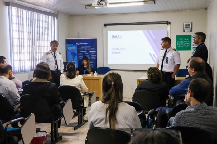Curso sobre transporte aéreo de órgãos e tecidos reúne profissionais de saúde em Porto Alegre, RS