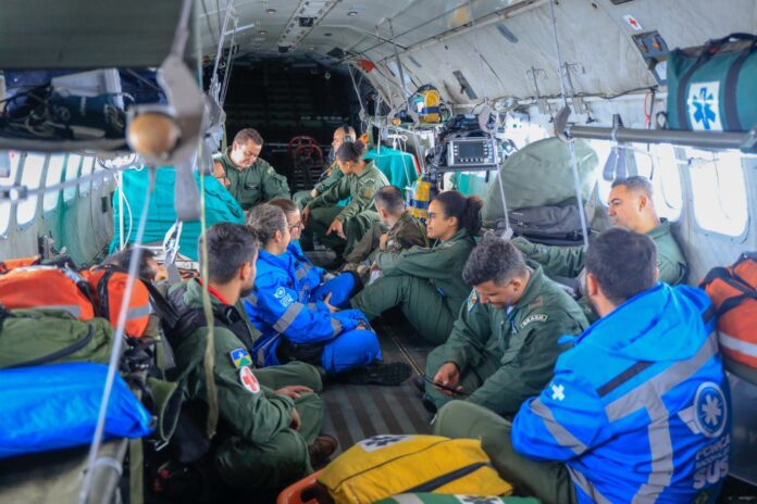FAB, FN-SUS, CBMRO e SAMU participam da maior operação de evacuação aeromédica do RS FAB, FN-SUS, CBMRO e SAMU participam da maior operação de evacuação aeromédica do RS