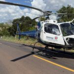 Helicóptero do SAMU resgata motociclista gravemente ferido ao colidir em ambulância