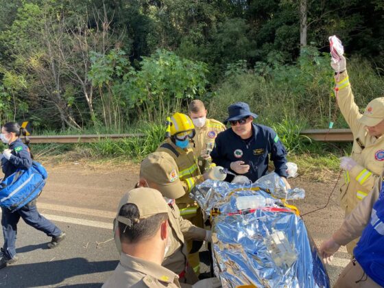 Grave acidente na BR-376 mobiliza dois helic&oacute;pteros do SAMU. Foto: SAMU.