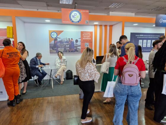 Realizado paralelamente, o 4&ordm; Congresso Aerom&eacute;dico reuniu mais de 300 representantes de 21 estados e 60 organiza&ccedil;&otilde;es e apresentou 37 trabalhos cient&iacute;ficos.