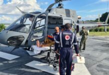 Marinha e SAMU resgatam moradora de comunidade em Novo Airão, AM Marinha e SAMU resgatam moradora de comunidade em Novo Airão, AM.