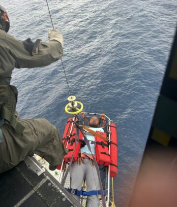 Marinha do Brasil realiza evacua&ccedil;&atilde;o aerom&eacute;dica de tripulante do Navio Petroleiro &ldquo;Laperouse&ldquo;