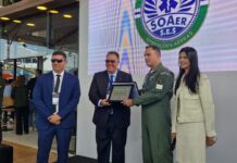 Superintendência de Operações Aéreas do Rio de Janeiro recebe homenagem durante a LABACE 2024 Superintendência de Operações Aéreas do Rio de Janeiro recebe homenagem durante LABACE. Foto: Eduardo Beni.