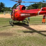 Helicóptero do Corpo de Bombeiros da Bahia transporta vítima de atropelamento em Lauro de Freitas
