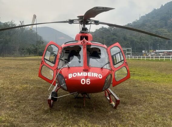 Helic&oacute;ptero do Corpo de Bombeiros do RJ atinge linha de transmiss&atilde;o durante opera&ccedil;&atilde;o de combate a inc&ecirc;ndio florestal