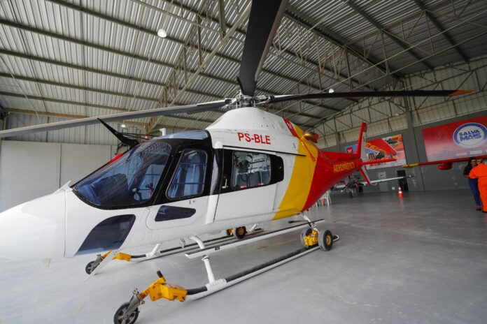 O helicóptero Koala é adaptado para atuar em resgates complexos, operando com equipamentos de suporte avançado de vida. Foto: Marco Antônio - Ascom Sesau.