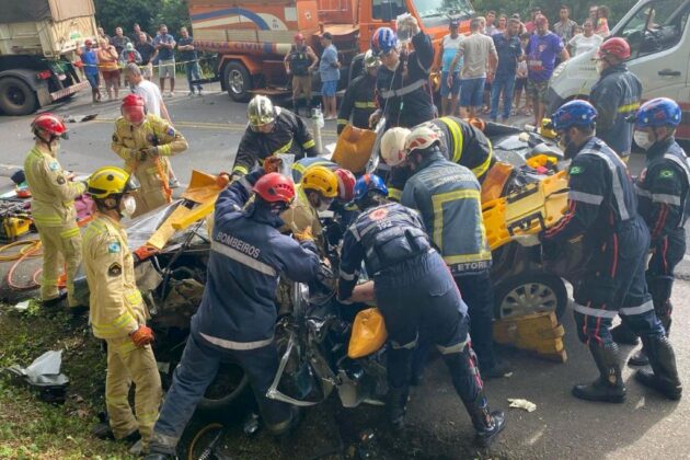 Profissionais do servi&ccedil;o aerom&eacute;dico do Paran&aacute; fazem reuni&atilde;o t&eacute;cnica em Curitiba. Foto: SESA-PR