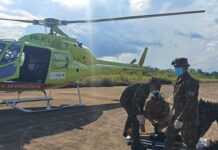 Ambipar Flyone apoia Exército na evacuação aeromédica de jovem da etnia Mayuruna, no Amazonas Ambipar Flyone apoia Exército na evacuação aeromédica de jovem da etnia Mayuruna. Foto: EB.