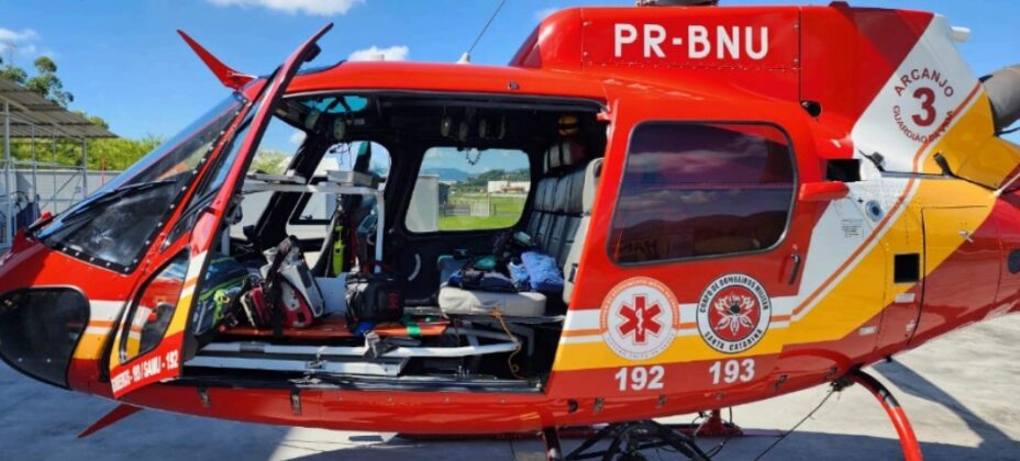 Helic&oacute;ptero AS350B2 - Arcanjo 03 do BOA com o kit aerom&eacute;dico certificado.