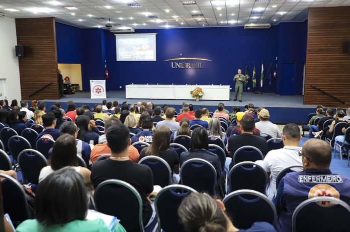 II Jornada Aeromédica do SAMU Curitiba, na Unibrasil. Foto: José Fernando Ogura/SMCS. II Jornada Aeromédica do SAMU Curitiba, na Unibrasil. Foto: José Fernando Ogura/SMCS.