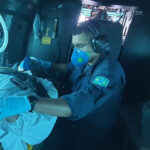 Remoção de vítima radioacidentada por helicóptero demonstrou a capacidade de lidar com emergências nucleares e radiológicas de alta complexidade. Imagem: Marinha do Brasil.