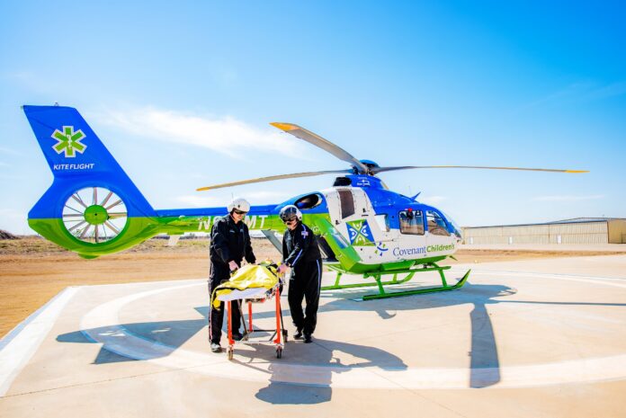 O hospital Covenant Children's tem um helicóptero Airbus EC-135 dedicado para transporte neonatal e pediátrico. O hospital Covenant Children's tem um helicóptero Airbus EC-135 dedicado para transporte neonatal e pediátrico.