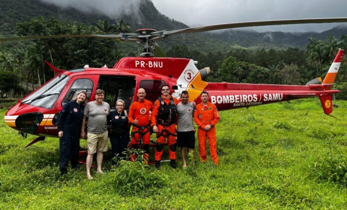 Equipe de resgate do Arcanjo 03 do BOA realiza salvamento dramático em Garuva, SC. Foto: CBMSC.