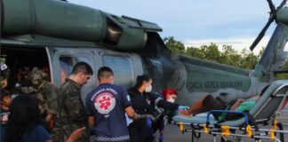Forças Armadas e SAMU realizam evacuação aeromédica de indígenas Yanomami em Roraima