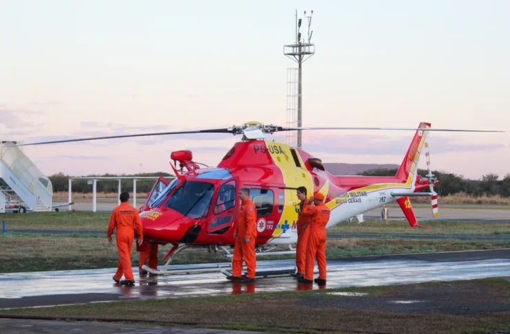 Arcanjo 12 é utilizado no treinamento das equipes da Base Norte do Suporte Aéreo Avançado de Vida, em Montes Claros O Arcanjo 12, modelo AW119 Koala, passa a integrar os treinamentos e as operações da Base Norte do Suporte Aéreo Avançado de Vida (SAAV) — @3ceoa.boa.cbmmg