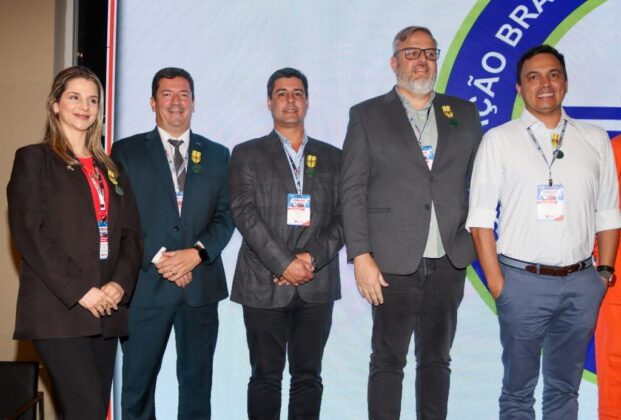 Unimed Aerom&eacute;dica &eacute; homenageada com Medalha M&eacute;rito Aerom&eacute;dico da ABOA