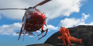 Bombeiros resgatam jovem que caiu em fenda na Serra dos Órgãos, em Teresópolis, Rio de Janeiro Jovem é resgatado por bombeiros em fenda na Serra dos Órgãos, em Teresópolis, Rio de Janeiro