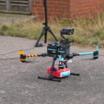 Pesquisadores da Universidade de Warwick testam drone para entregar desfibrilador automático na Inglaterra