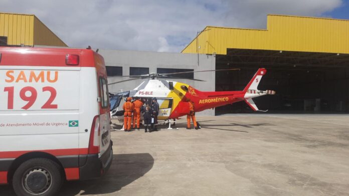 Menino em estado grave foi transportado em aeronave do DEA para hospital em Recife. Ascom DEA;