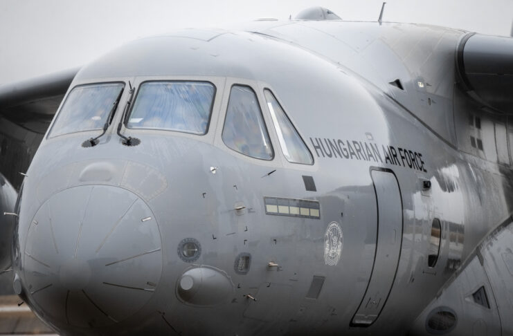 Embraer C-390 Millennium da Força Aérea Húngara conta com Unidade de Terapia Intensiva médica modular A Embraer entregou a segunda aeronave multimissão C-390 Millennium à Força Aérea Húngara.