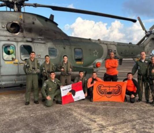 Esquadrão Falcão realiza resgate aeromédico de pescador a 62 milhas da costa no dia de seu 53º aniversário