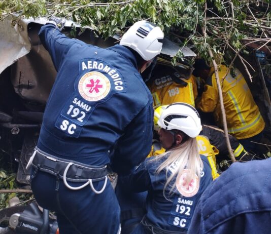 Serviço aeromédico apresenta Programa “Sangue Total” na Câmara de Chapecó e destaca avanços no atendimento