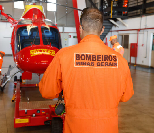Governo de Minas Gerais entrega helicóptero AW119 Koala ao Corpo de Bombeiros Militar