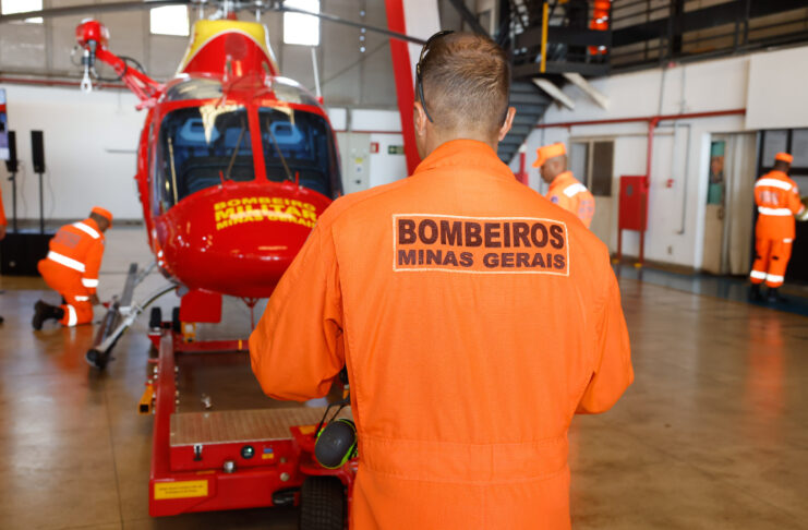 Governo de Minas Gerais entrega helicóptero AW119 Koala ao Corpo de Bombeiros Militar